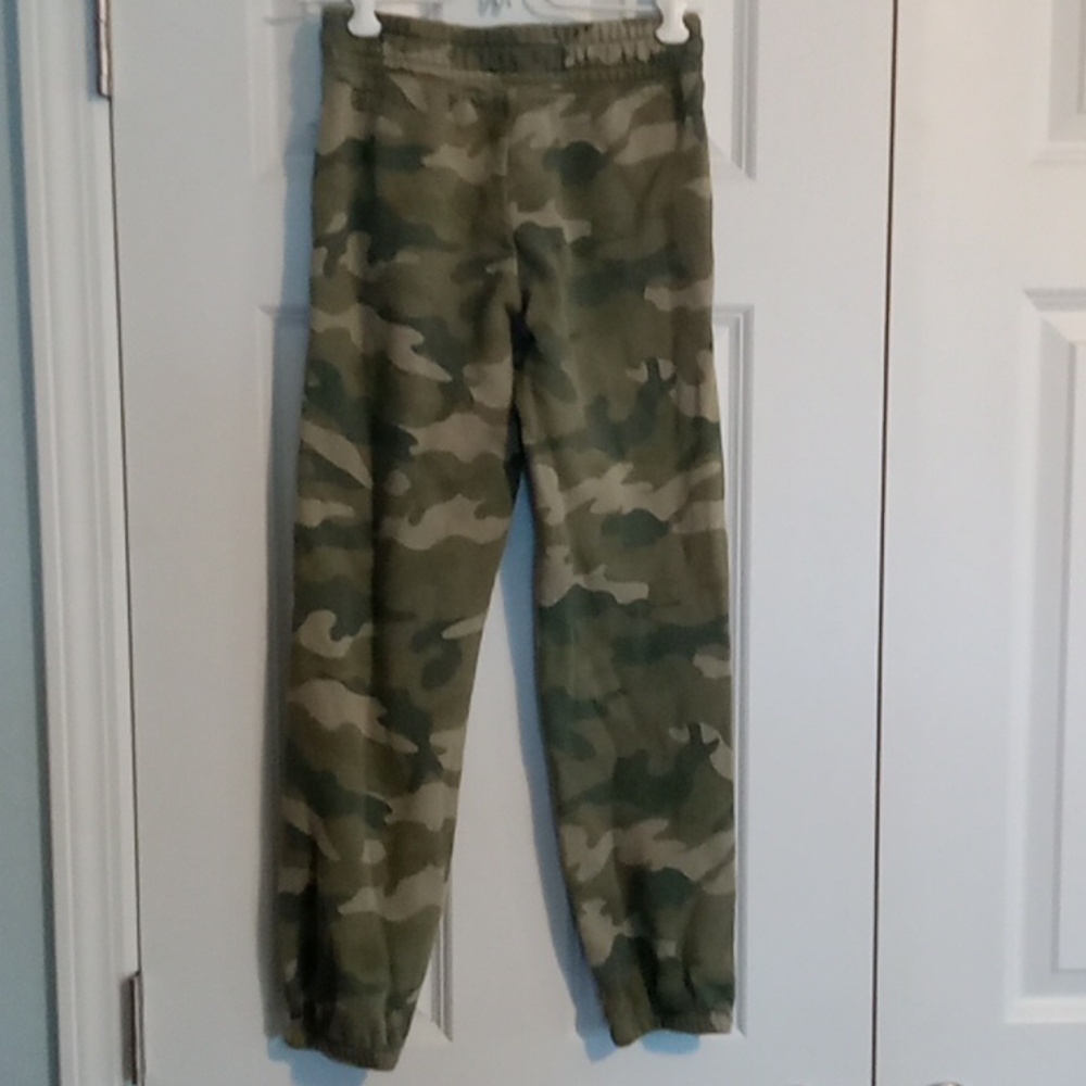 Old Navy Kids Camo Joggers - Green and Pink - Picture 4 of 6